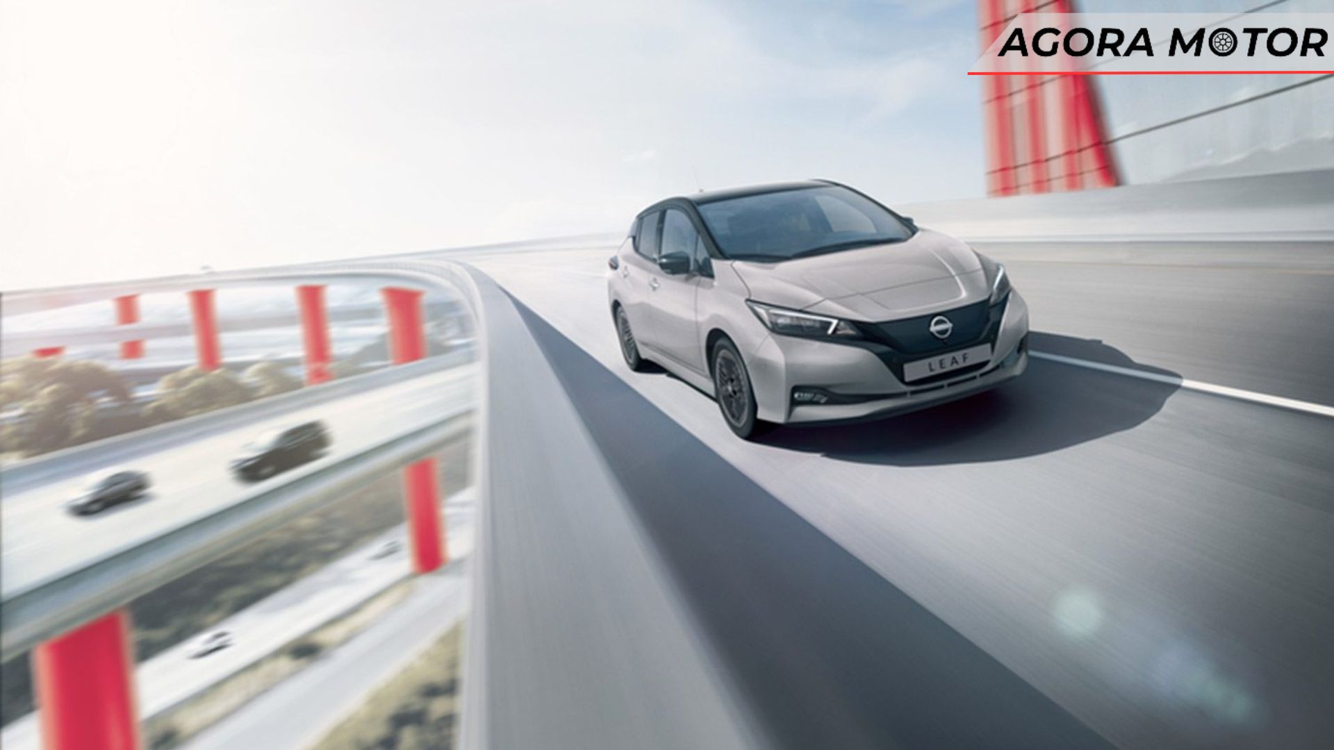 Leaf 2024 em movimento numa estrada