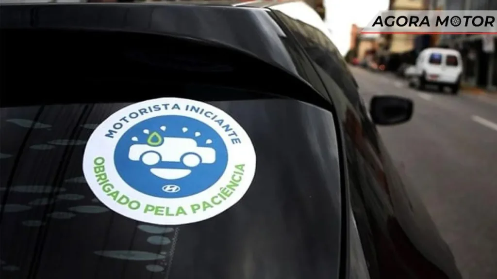 Projeto de Lei quer adesivar os carros para identificar motoristas recém-habilitados