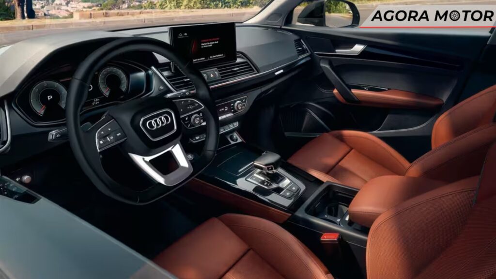 Interior de um Q5 2024 com detalhes.