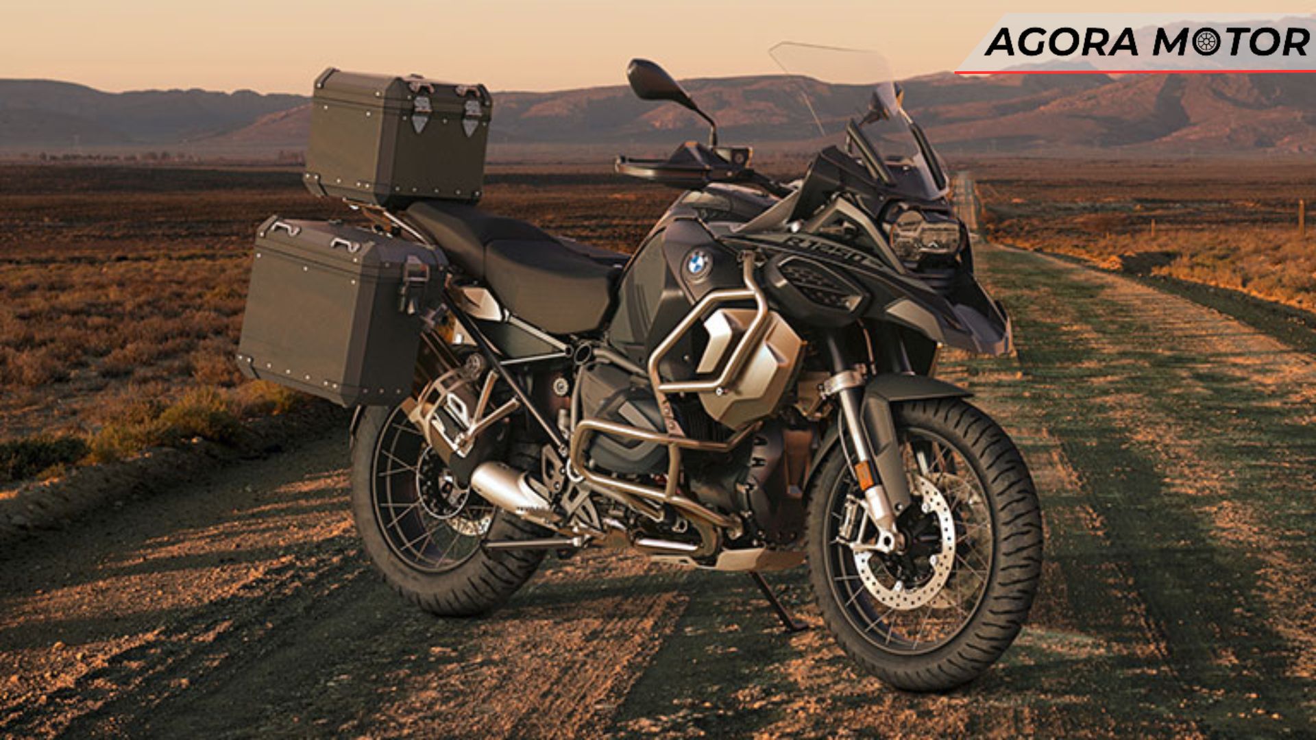 R 1250 GS 2024 preta estacionada