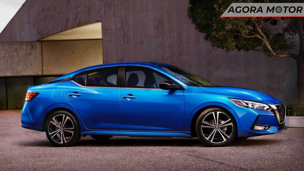 Foto lateral de um Sentra 2024