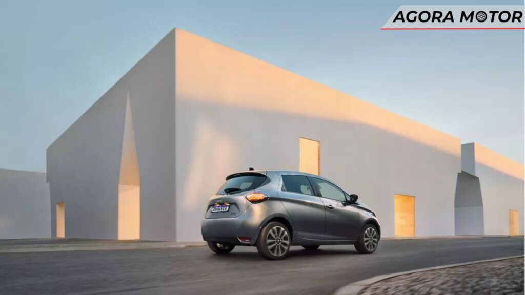 Foto traseira de um Zoe 2024