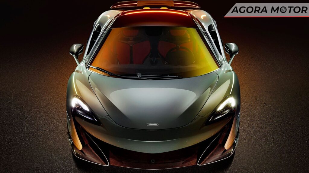 Foto frontal de um McLaren 600LT 2024