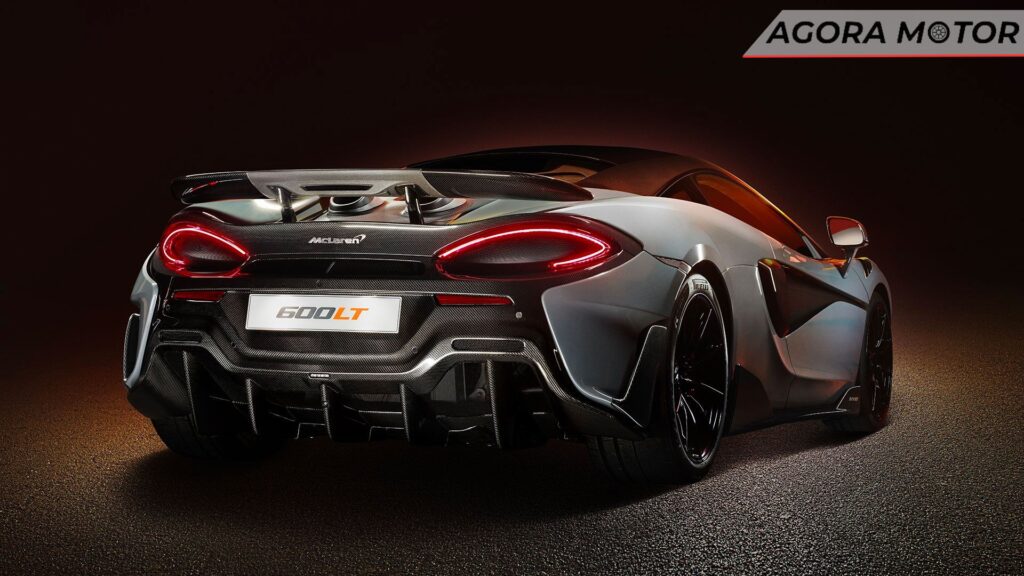 Foto traseira de um McLaren 600LT 2024