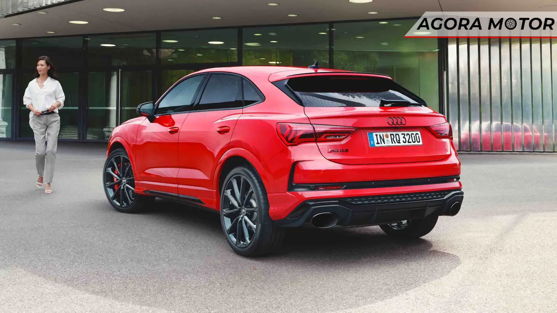 Trasiera do Audi RS Q3 2024.