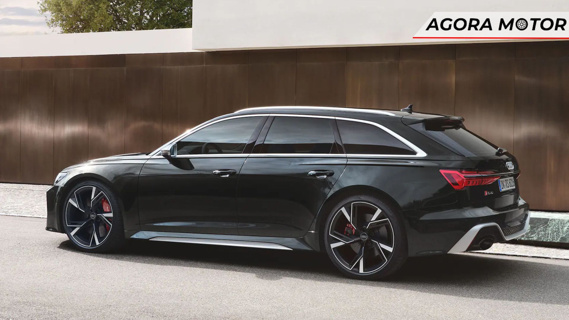 Lateral do Audi RS6 2024.