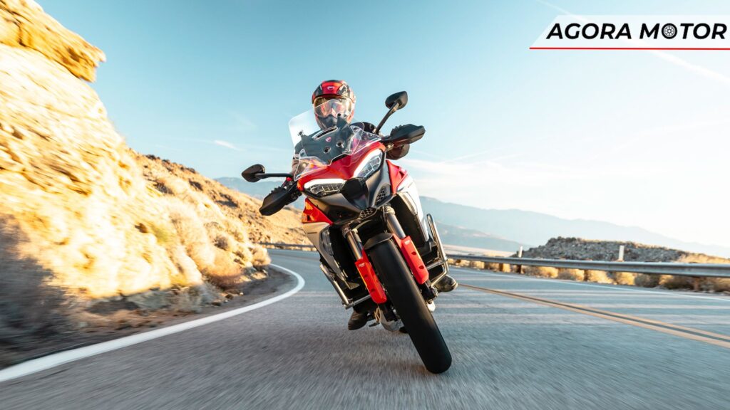 Frente da Multistrada V4 S 2024.