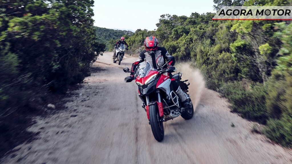 Moto no off-road.