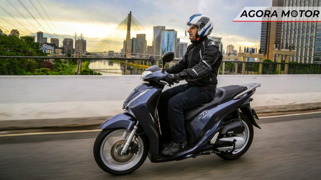 Lateral da Honda SH 150i 2024.