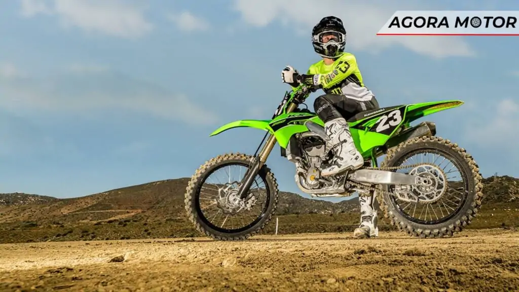 Lateral da KX 250 2024.