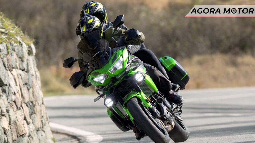 Versys 650 2024 de frente.