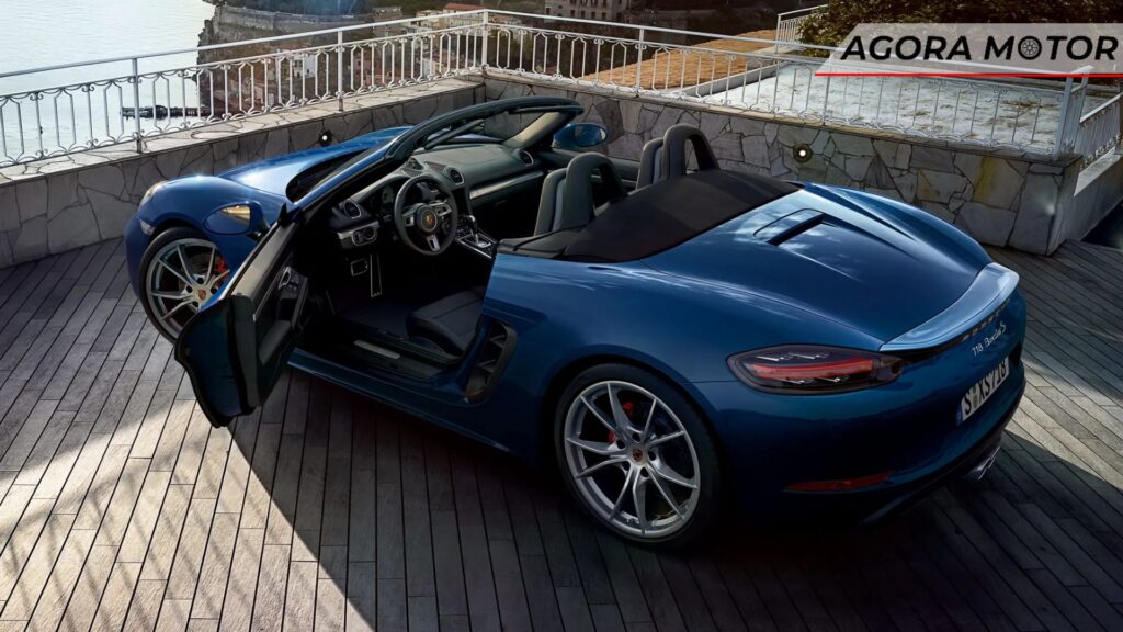 Capota abaixada do 718 Boxster 2024.