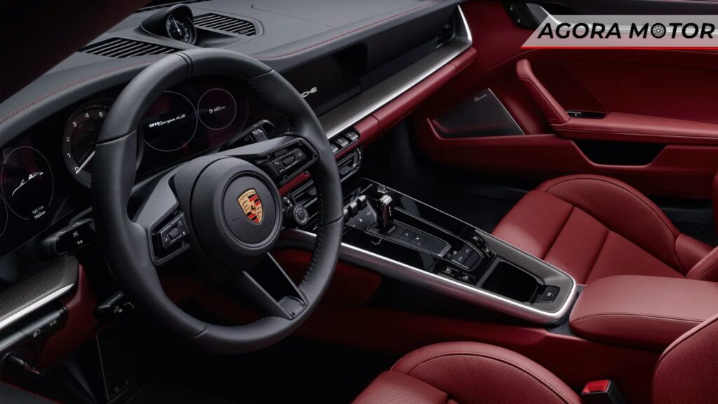 Parte interna do 911 2024.