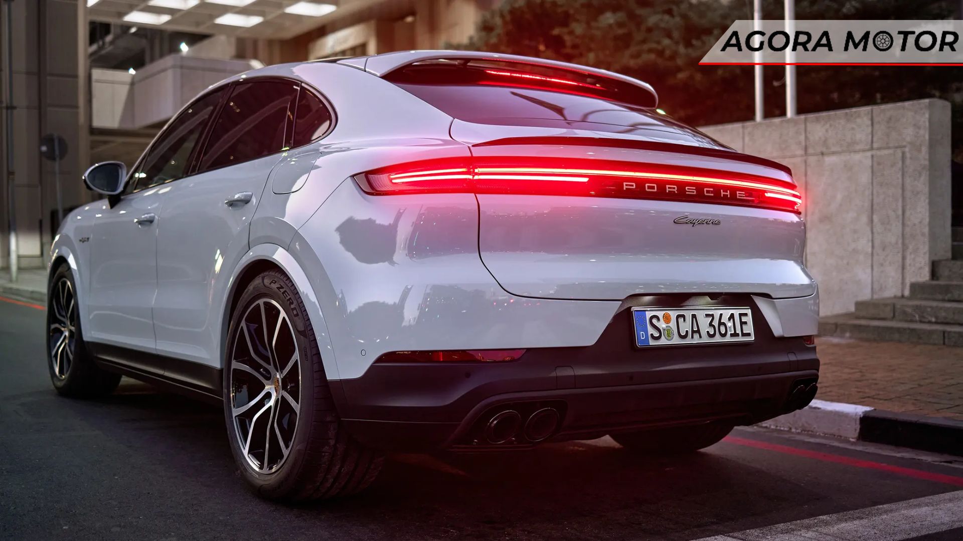 Traseira do Porsche Cayenne 2024.