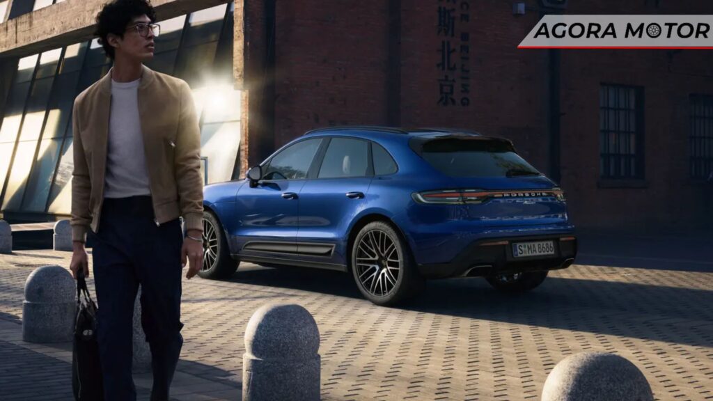 Traseira do Porsche Macan 2024.