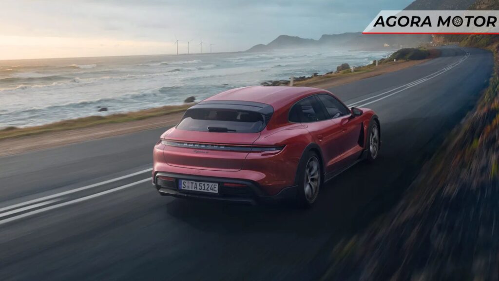 Porsche Taycan Cross Turismo.