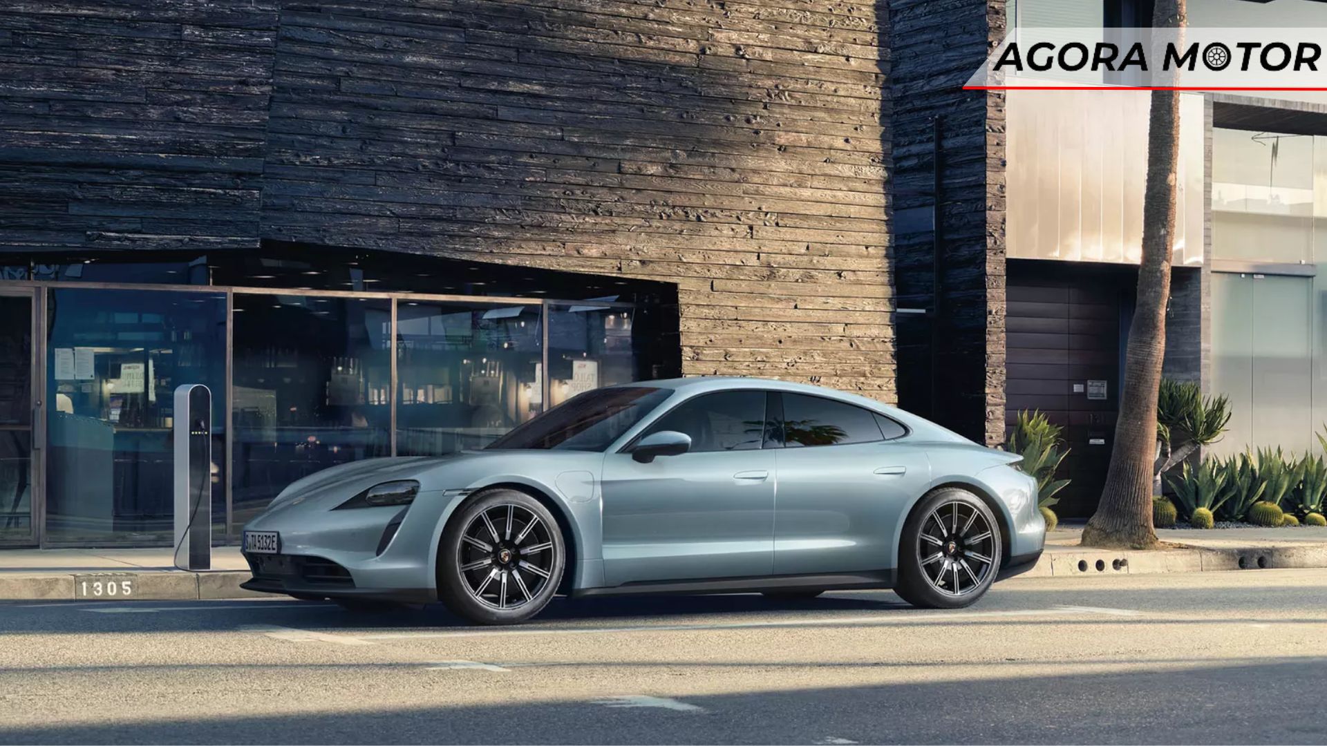 Lateral do Taycan 2024.