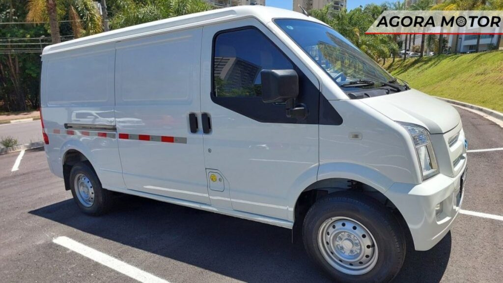 Frente do Seres EC35 2024.