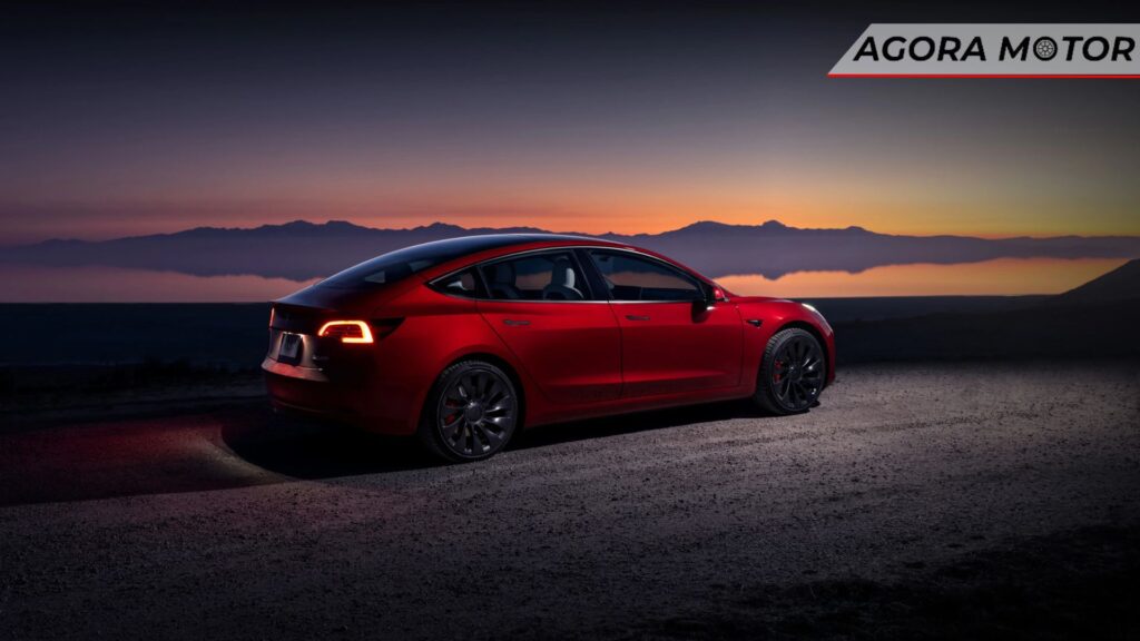 Tesla Model 3 2024.