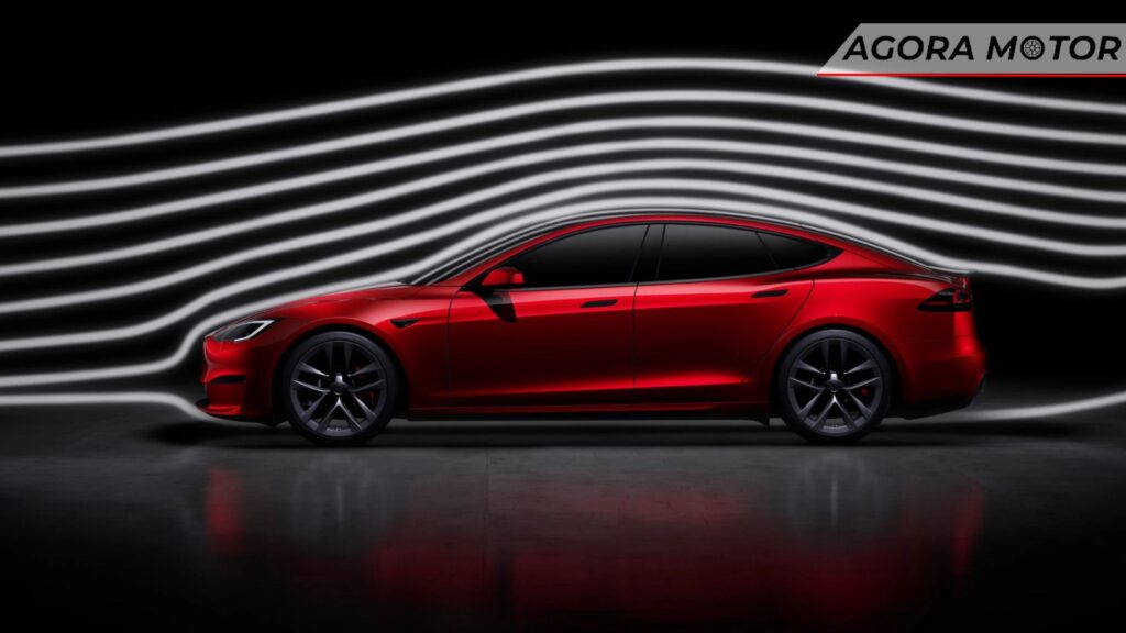 Lateral do Model S 2024.