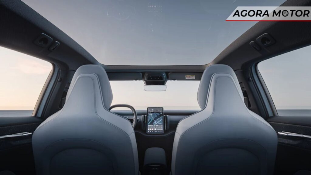 Interior do EX30 2025.