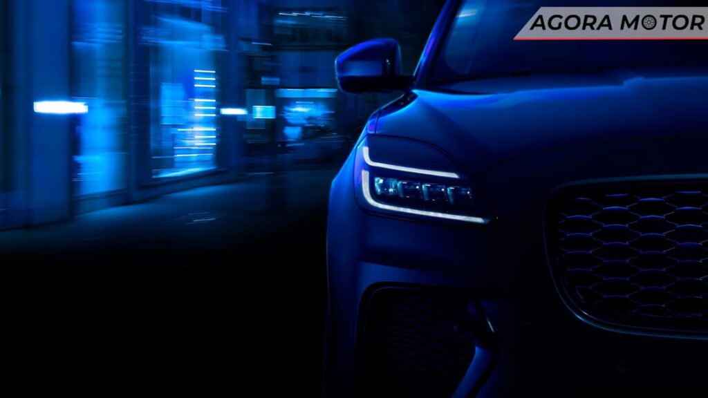 Foto frontal de um e-Pace 2024