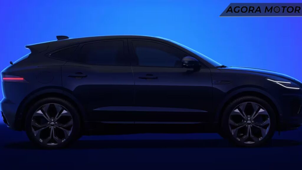 Foto lateral de um e-Pace 2024