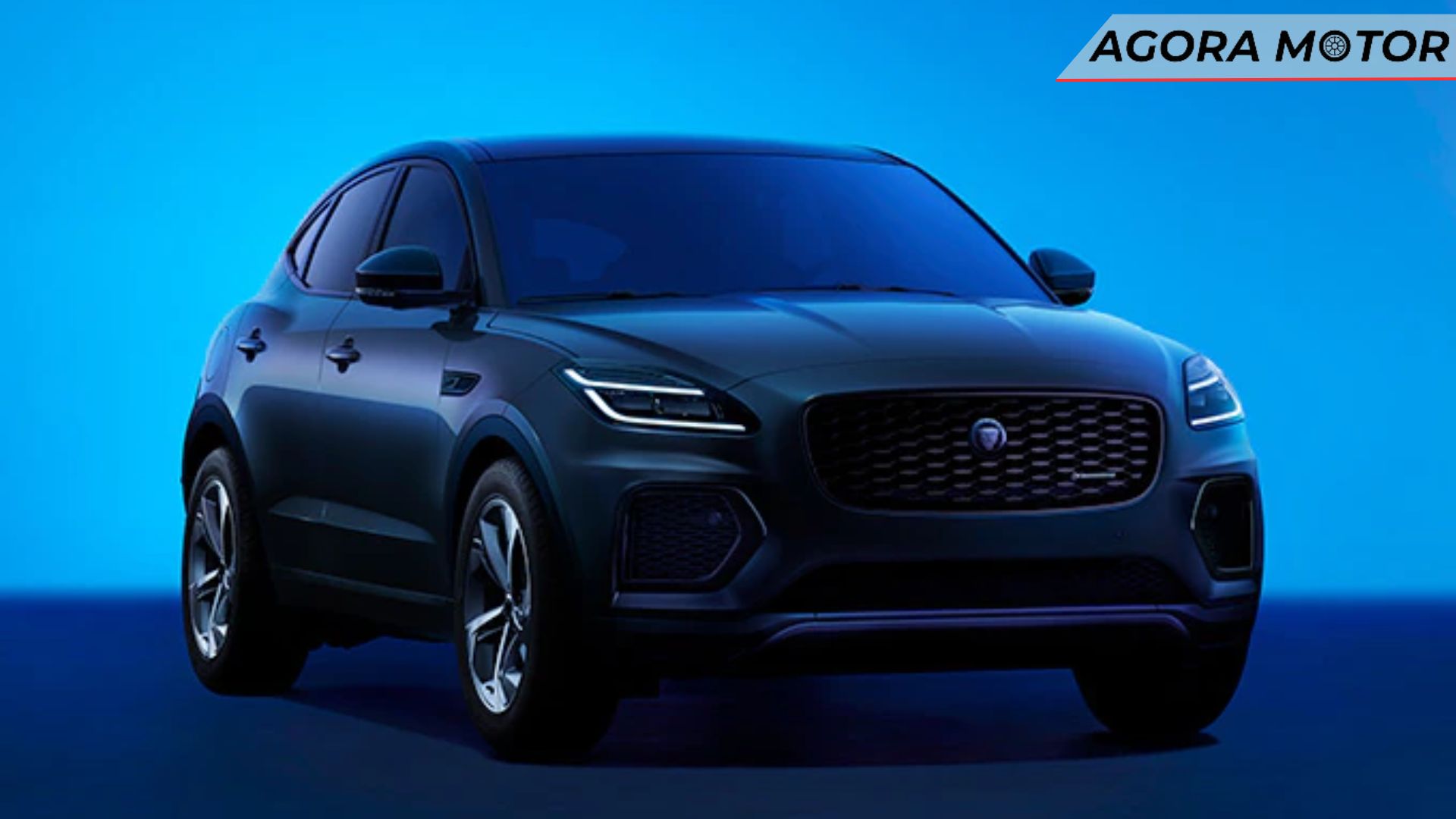 Foto frontal de um e-Pace 2024