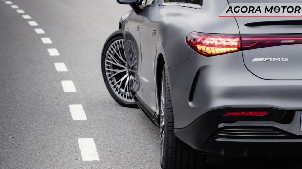 Foto traseira de um EQS 2024