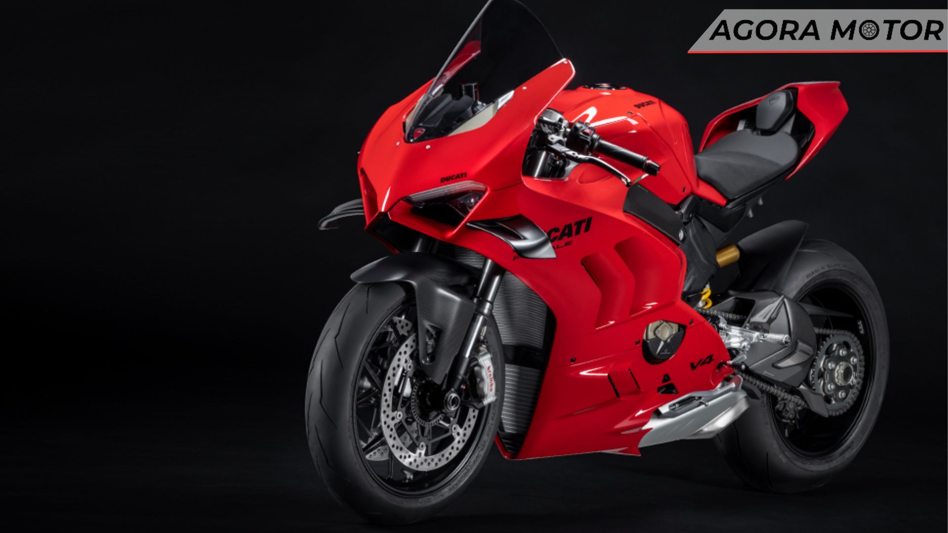 Foto panorâmica de uma Panigale V4 2024