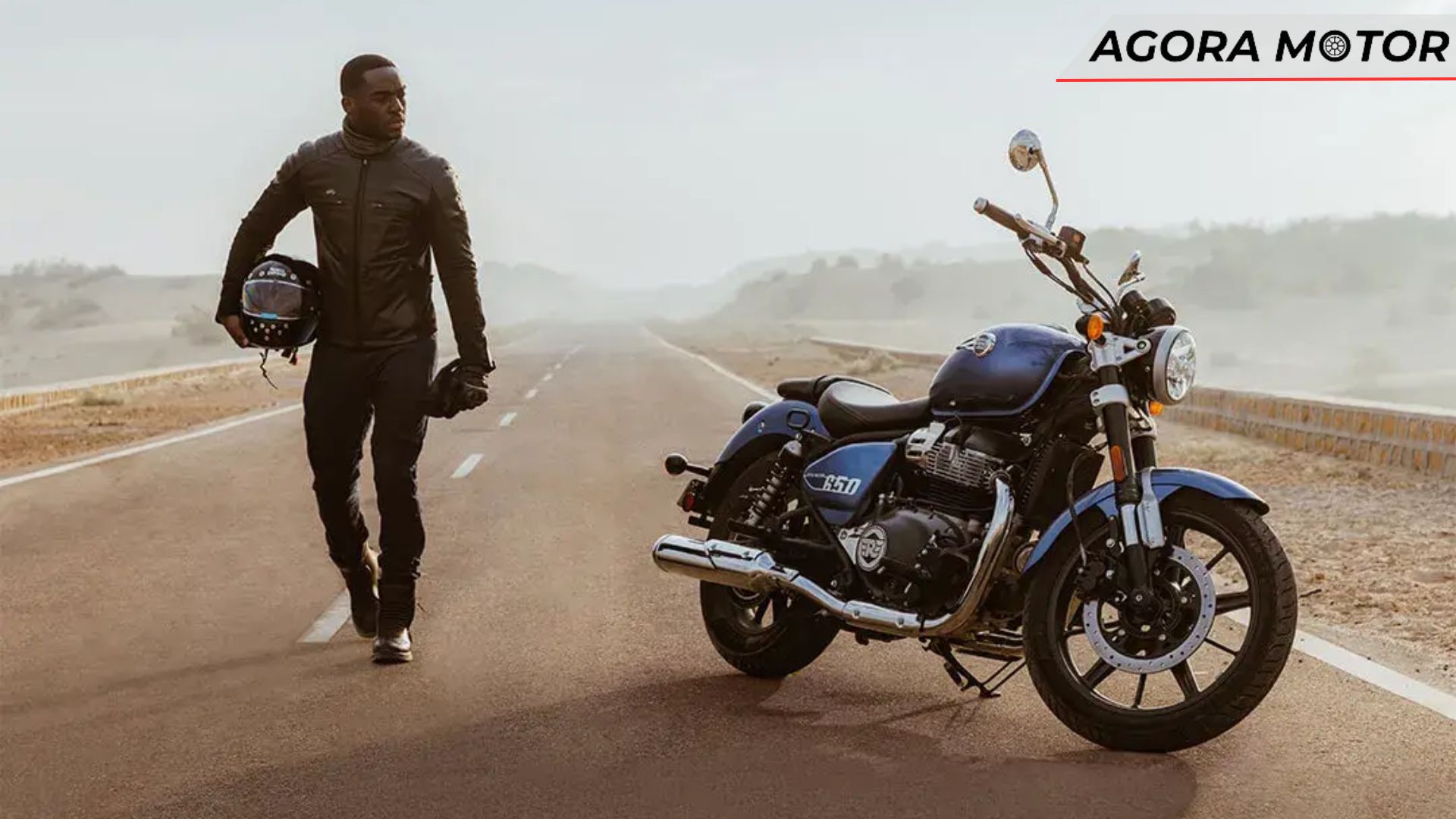 Pessoa com uma Super Meteor 650 2024