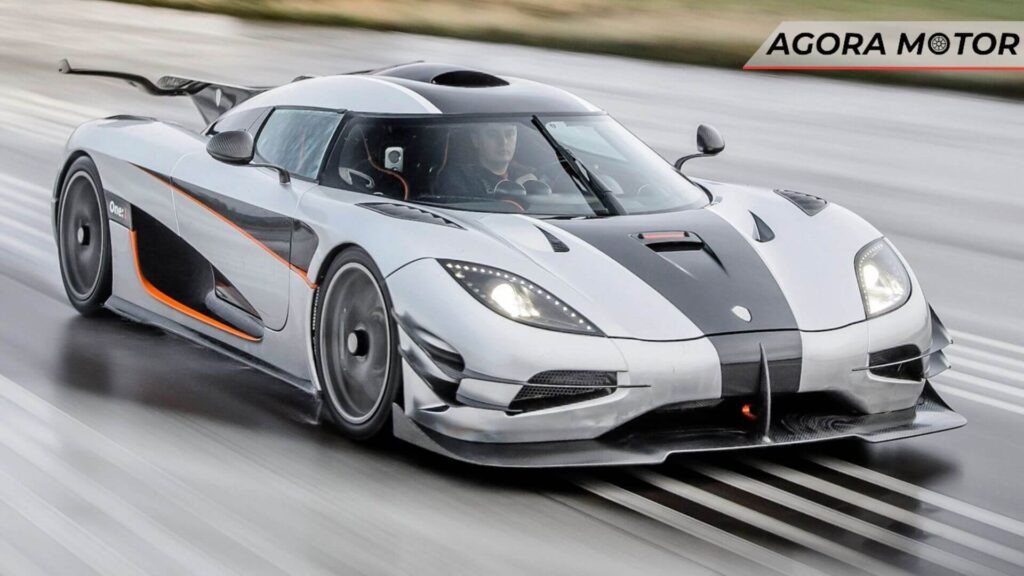 10 - Koenigsegg Agera R – 418 km/h.