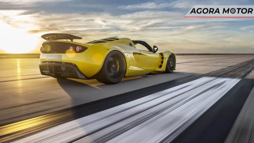 8 - Hennessey Venom GT Spyder – 427 km/h.