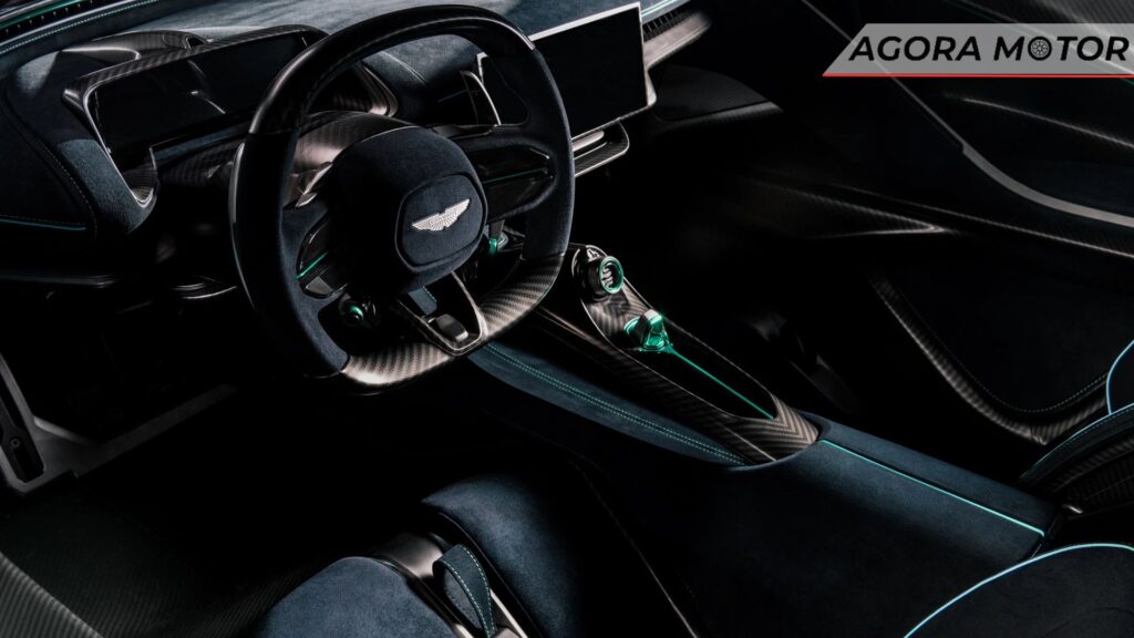 Painel do Aston Martin Valhalla 2024.