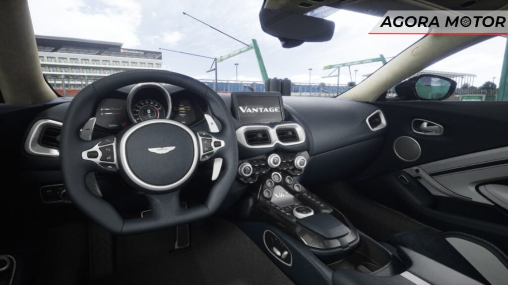 Painel do Aston Martin Vantage 2024.