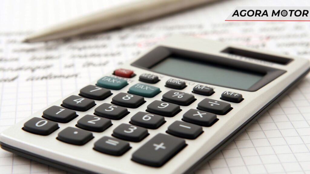 Calculadora sobre a mesa.