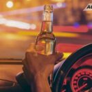 Autoescola japonesa embebeda alunos.