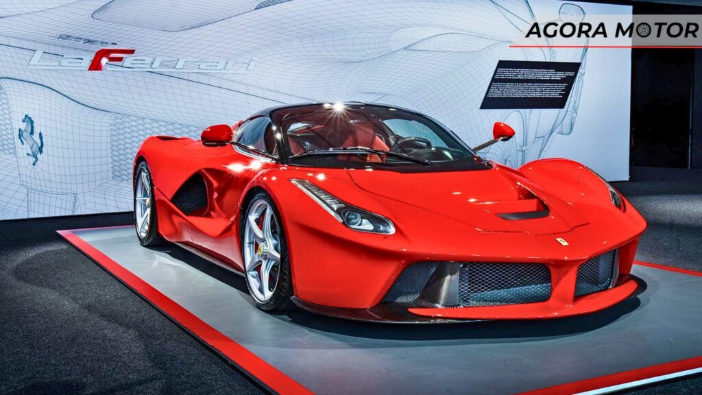 Ferrari LaFerrari, atualmente é a Ferrari mais cara do Brasil.