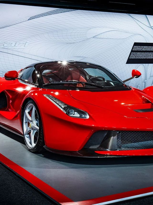 Ferrari LaFerrari vermelha.