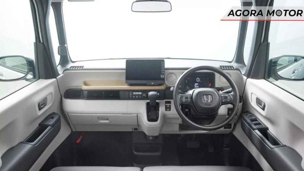 Honda N-Box: interior espaçoso e organizado com tela sensível ao toque de 9 polegadas e painel de instrumentos digital de 7 polegadas