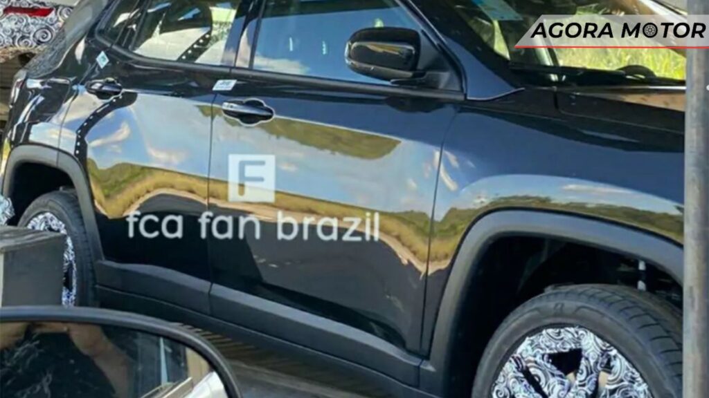 Jeep Compass 2024 flagrado.