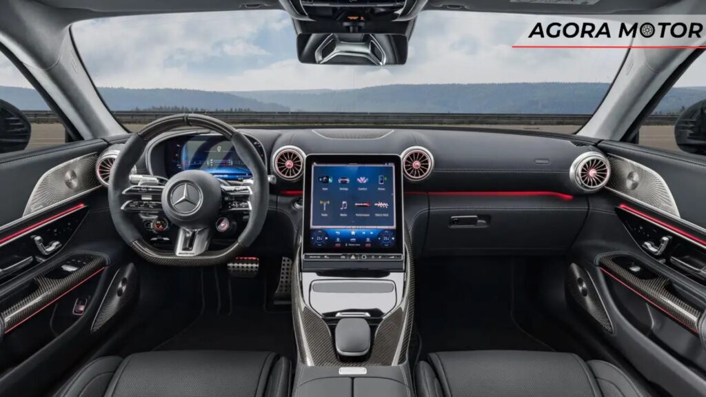 Painel da Mercedes-AMG GT 2024.