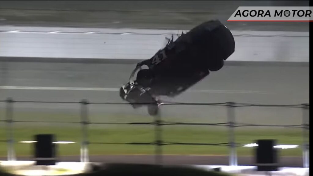 Ryan Preece Capota 10 Vezes com Mustang Ford em NASCAR Daytona!