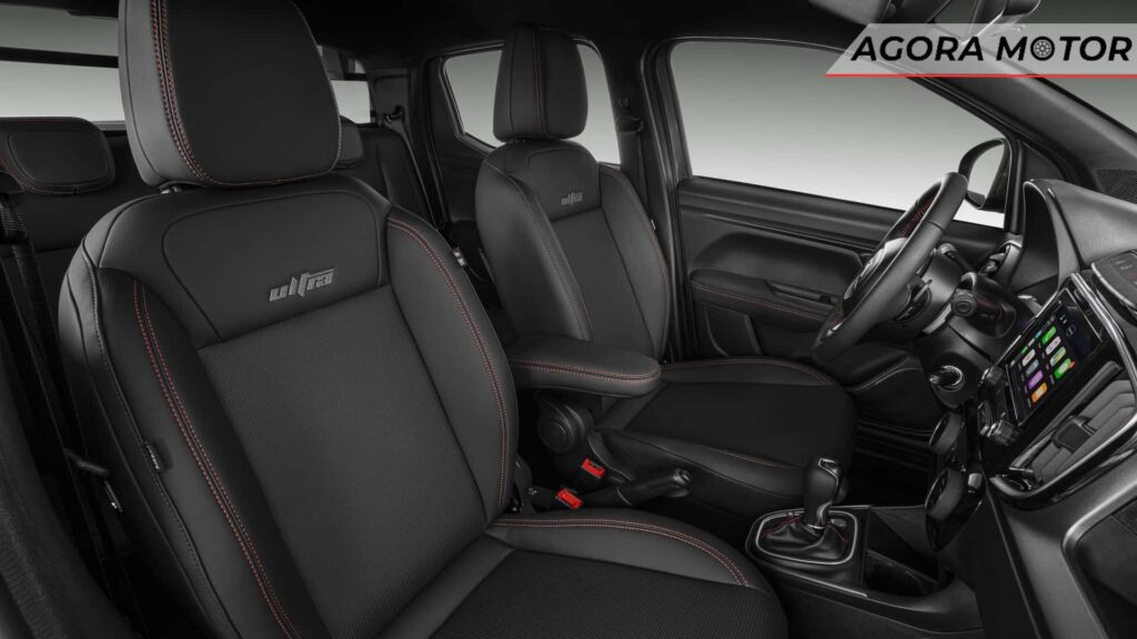 Interior da Fiat Strada 2024.