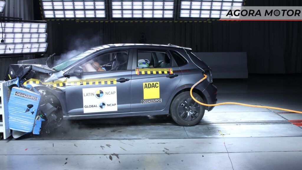 Polo Tack chocando sua dianteira.