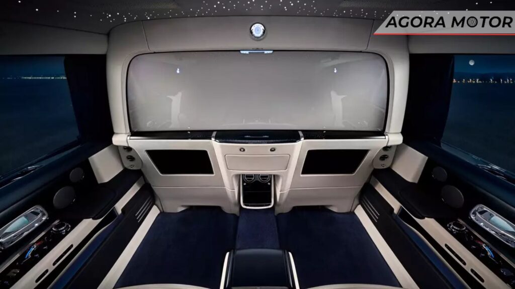 Suíte privativa do Rolls-Royce Phantom 2024.