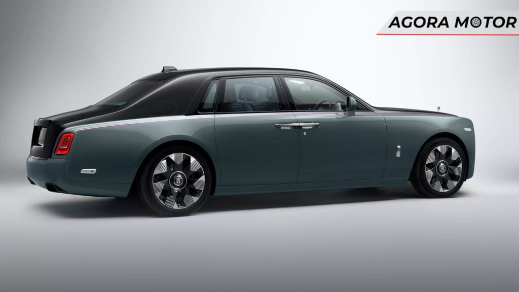 Rolls-Royce Phantom 2024.
