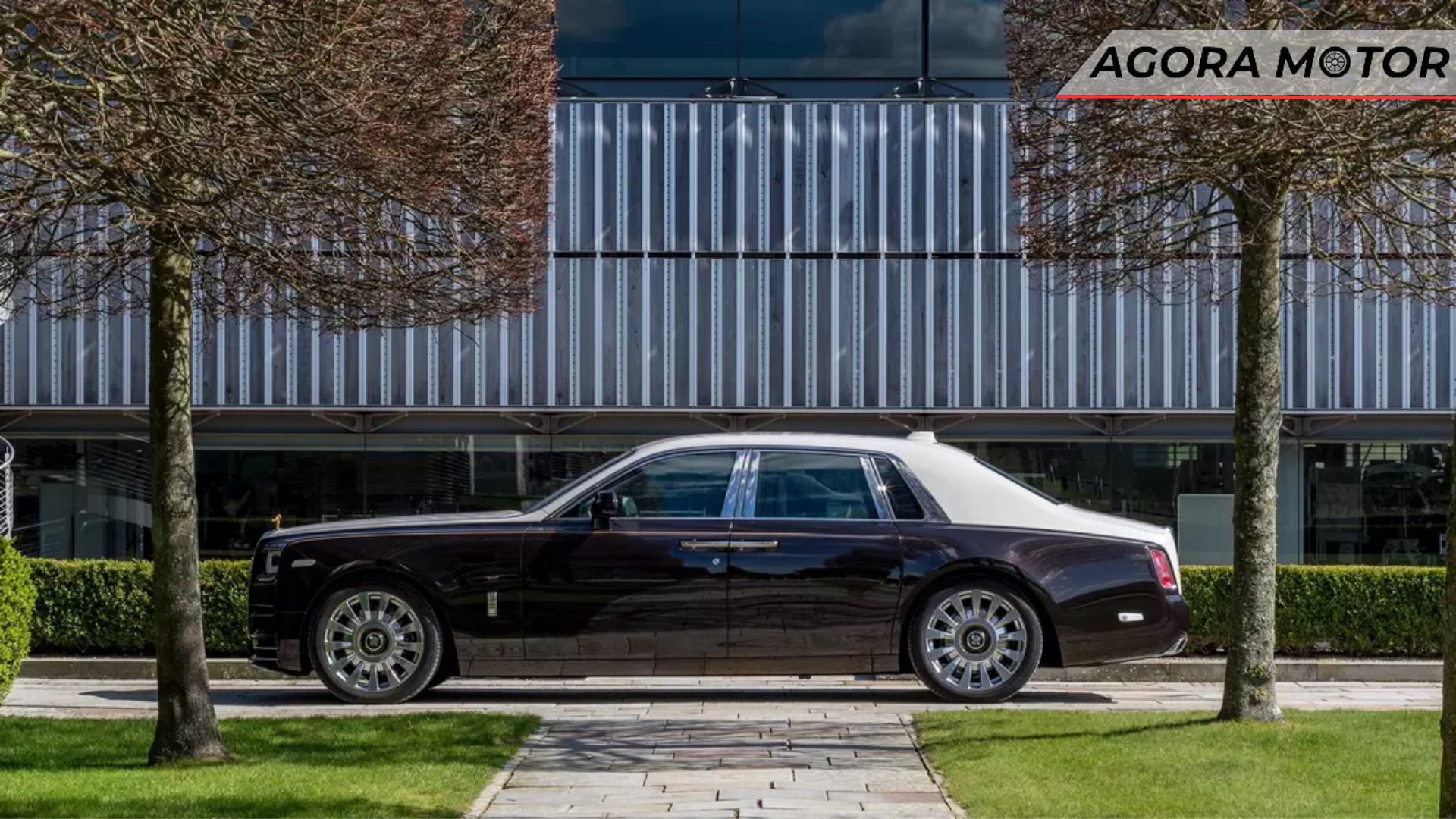 Rolls-Royce Phantom 2024.