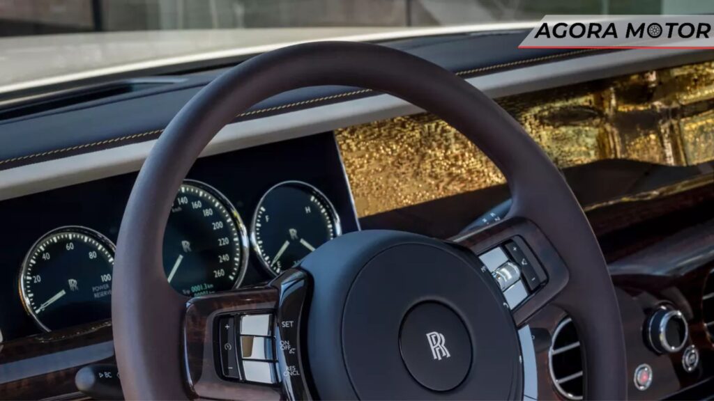 Painel do Rolls-Royce Phantom 2024.