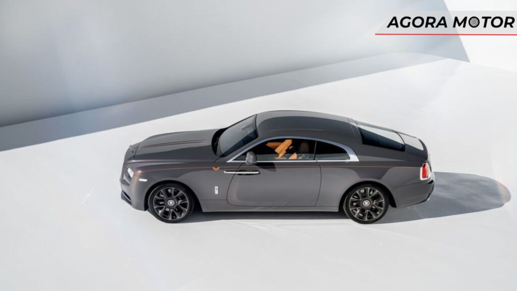 Lateral do Rolls-Royce Wraith.